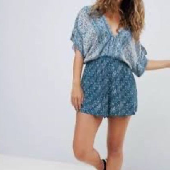 Free People Arizona Women's Rayon Romper Blue/White Sz M - Picture 1 of 8